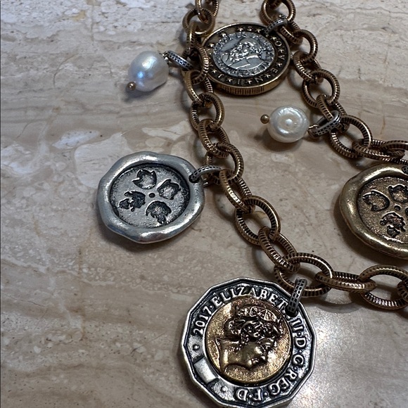 PATRICIA NASH Double Charm World Coin & Freshwater Pearls Necklace - Picture 4 of 10